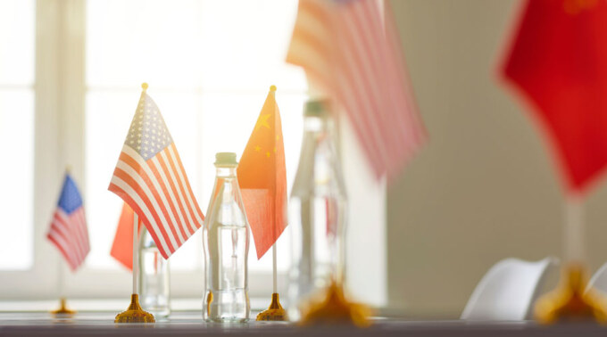 China-and-US-of-America-flag